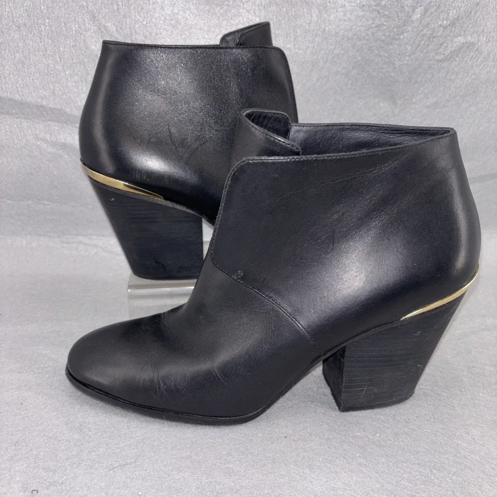 Cole Haan HAYDEN Grand.OS Black Leather Ankle Boots Block Heel Gold Accents W8.5